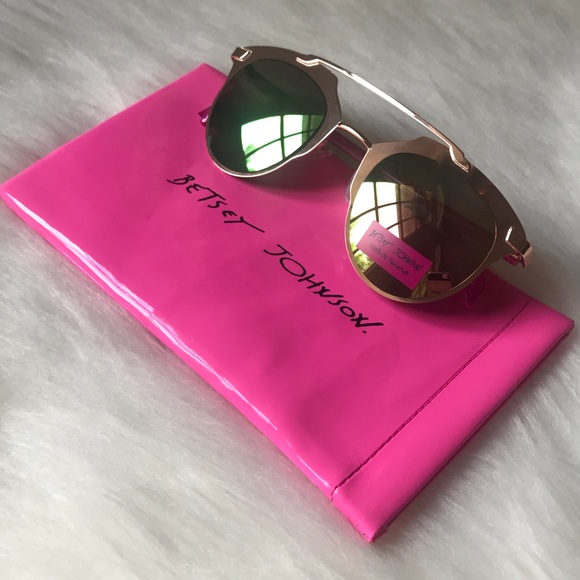 Betsey Johnson Retro Sunglasses - Picture 3 of 8